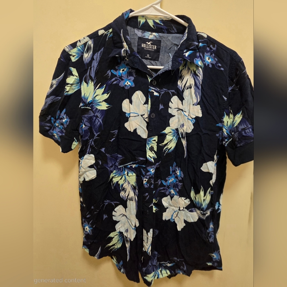 Hollister Men's Navy Floral Button Down Shirt